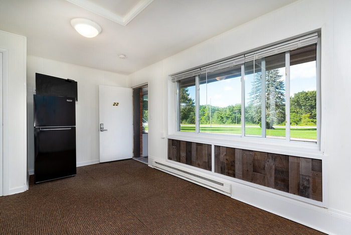 Parkway Motel - Real Estate Photos (newer photo)